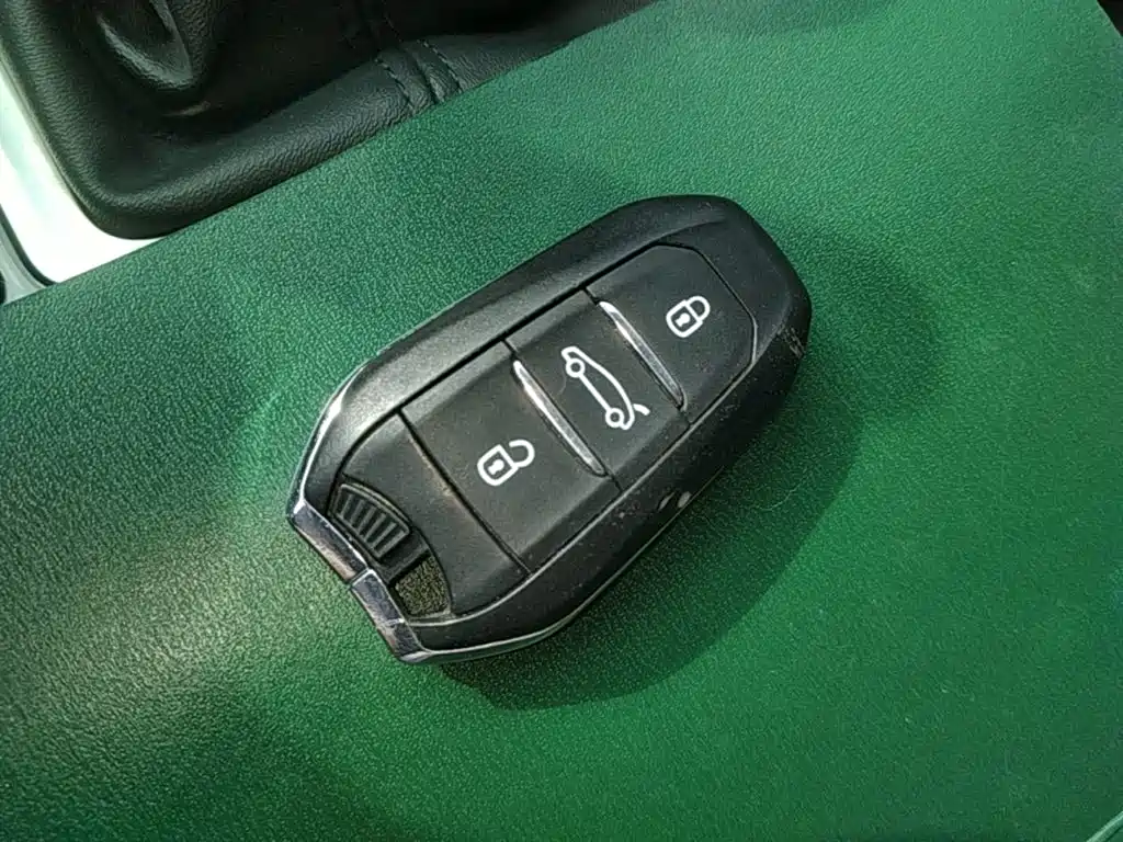 Peugeot 408 — миниатюра 9