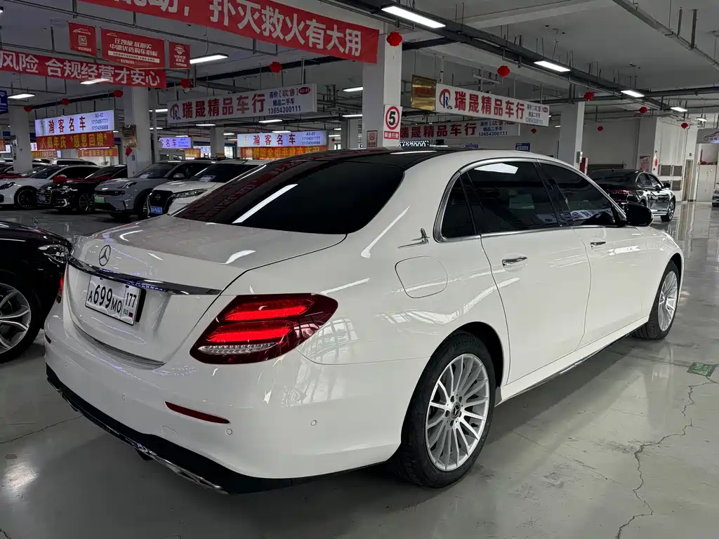 Mercedes-Benz E-Class — миниатюра 7