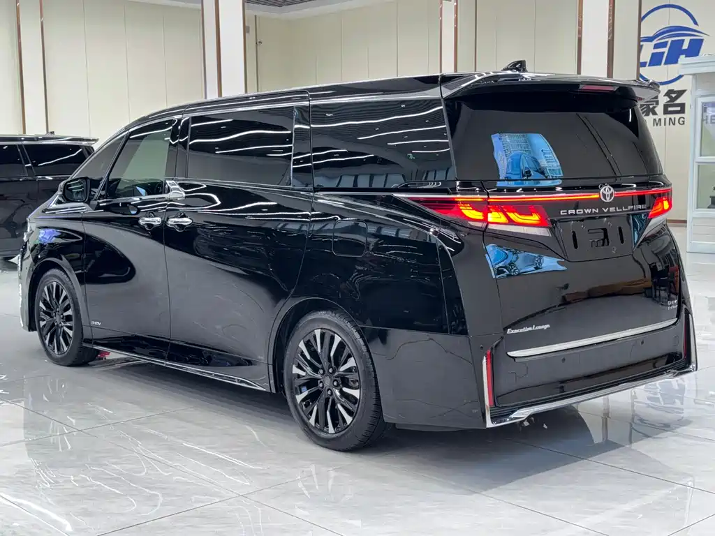 Toyota Vellfire — миниатюра 13