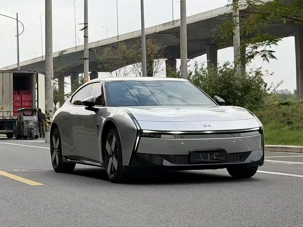 XPeng P7 — миниатюра 3