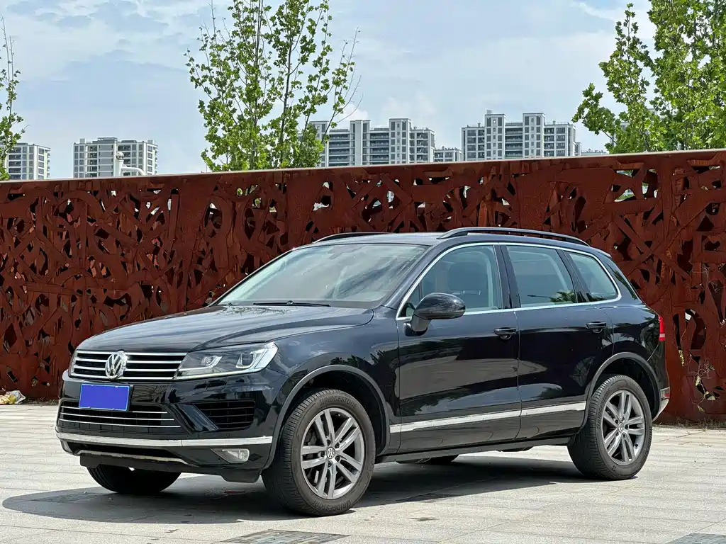 Купить Volkswagen Touareg