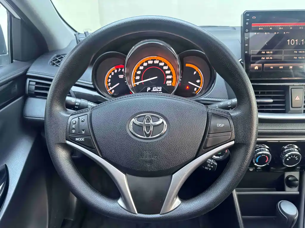 Toyota Yaris L — миниатюра 10