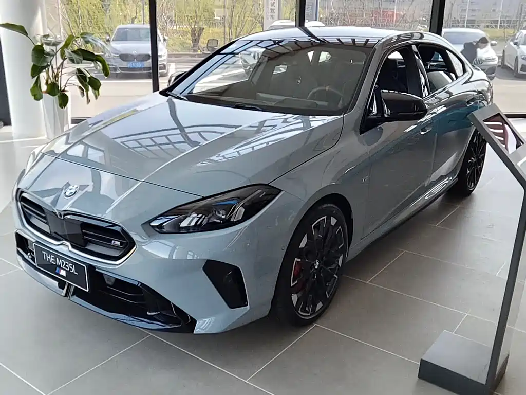 BMW M235L 0