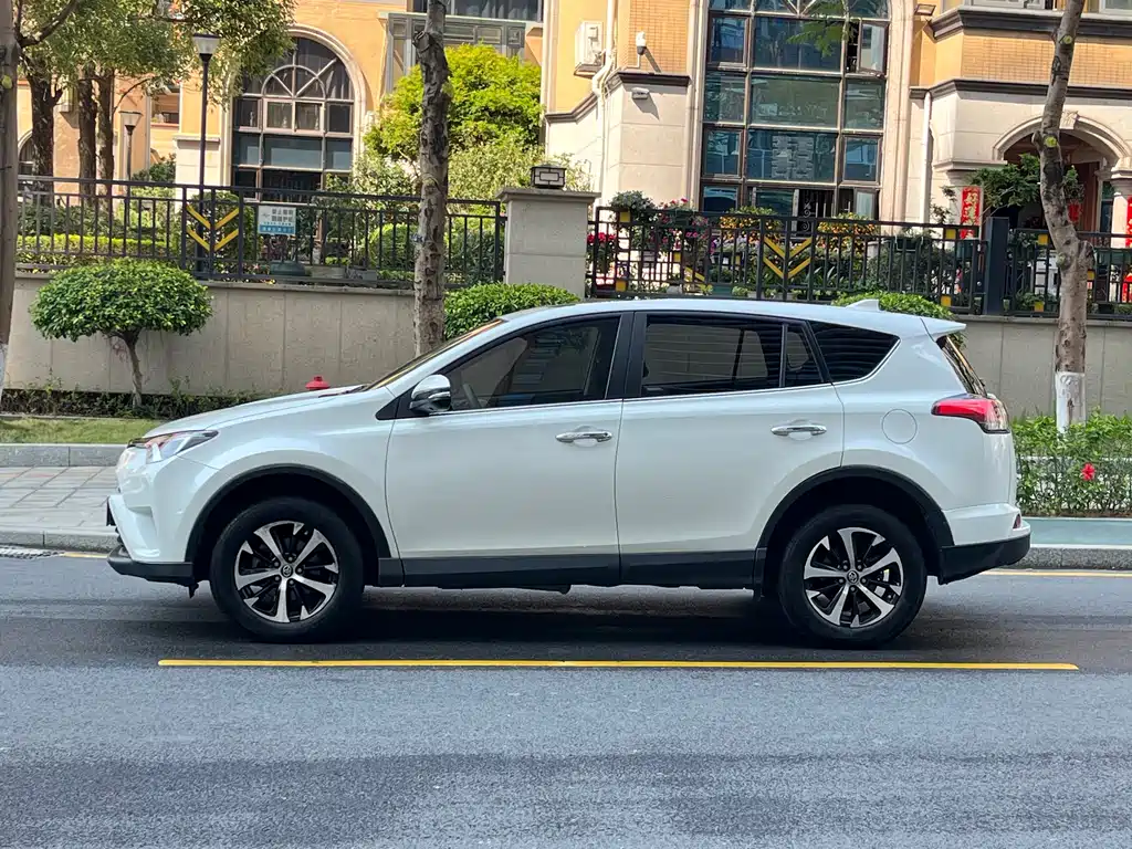 TOYOTA RAV4 RONGFANG