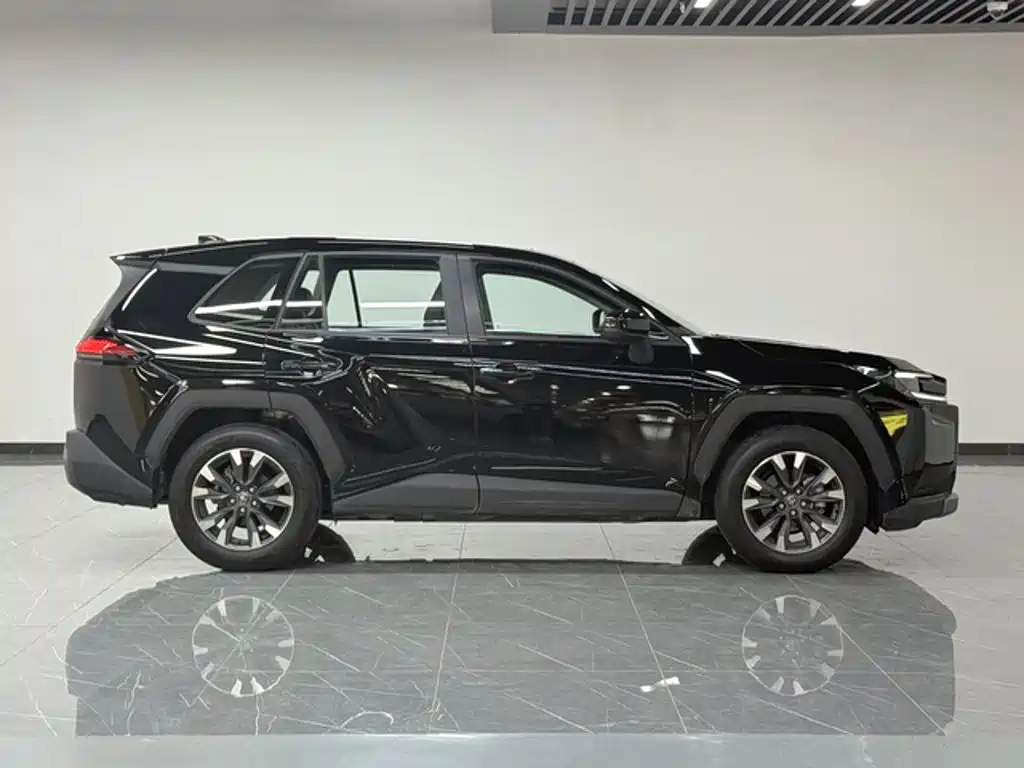 Toyota RAV4 — миниатюра 8