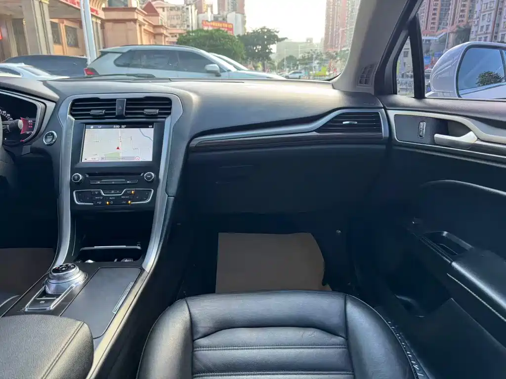 Ford Mondeo — миниатюра 17