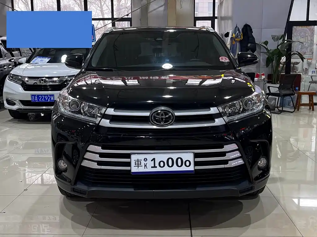 TOYOTA HIGHLANDER