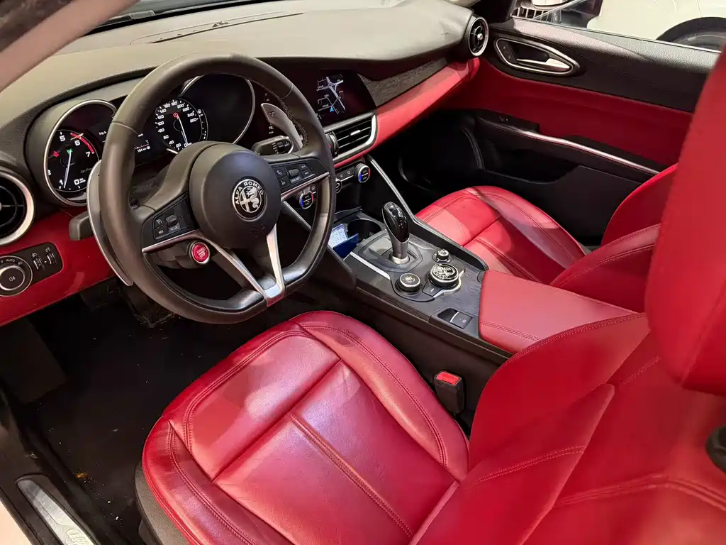 Alfa Romeo Giulia — миниатюра 6