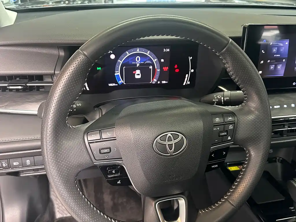 TOYOTA CAMRY