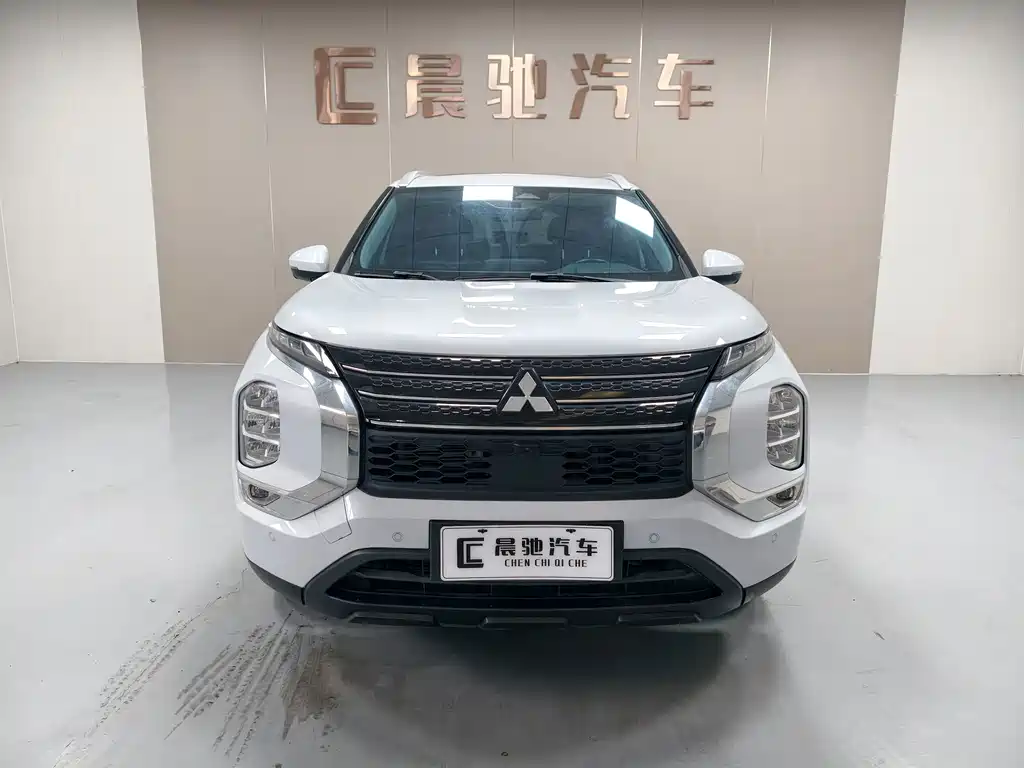 Mitsubishi Outlander — миниатюра 2