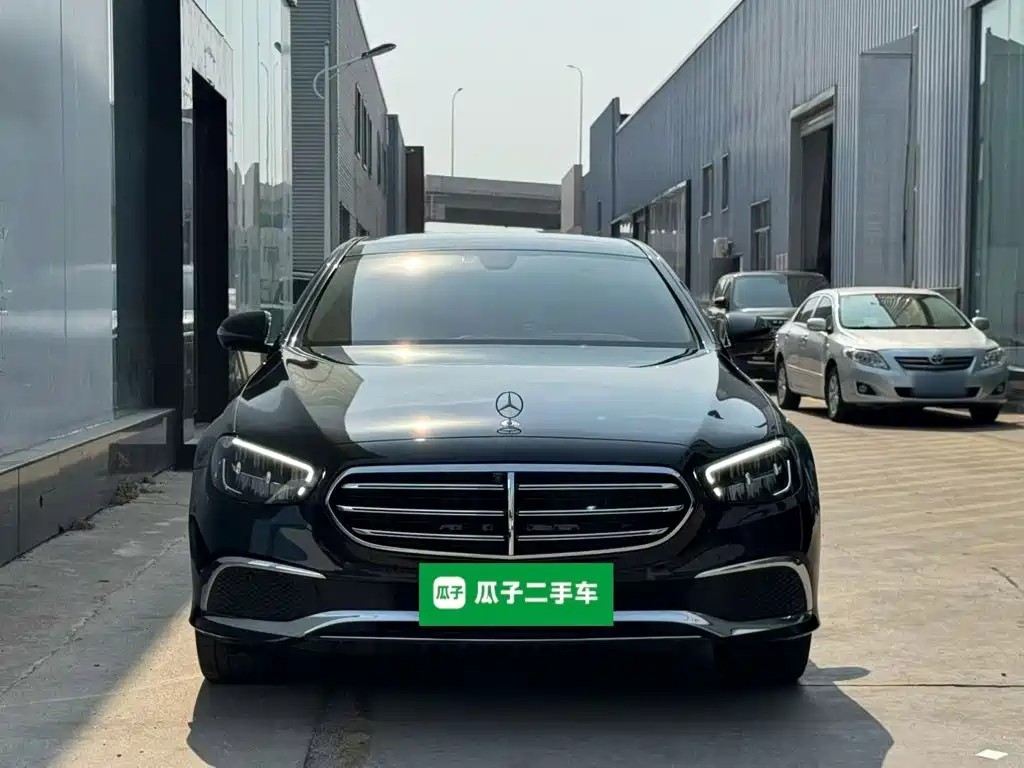 Mercedes-Benz E-Class — миниатюра 3