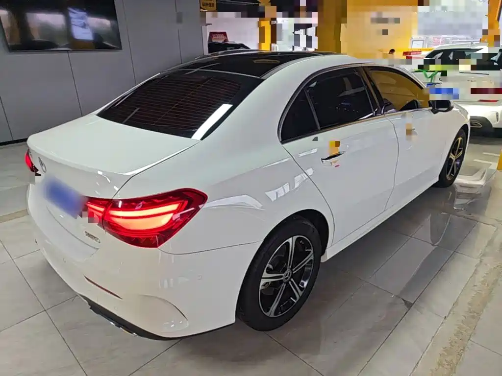 Mercedes-Benz A-Class — миниатюра 7