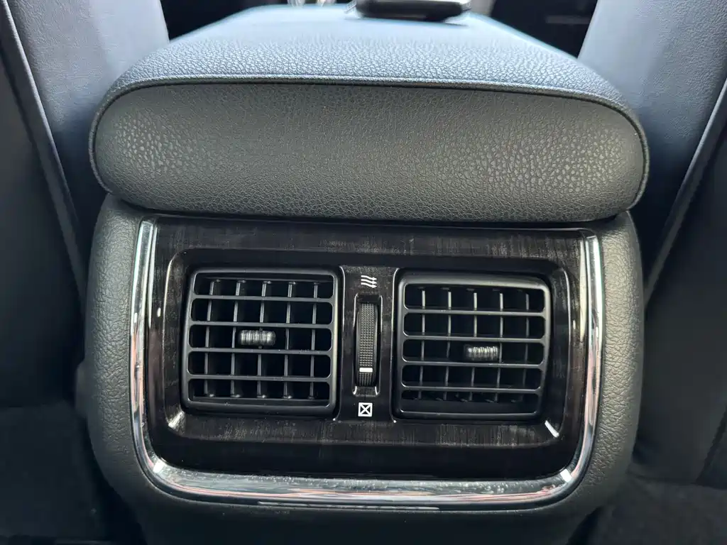 Toyota Crown — миниатюра 18