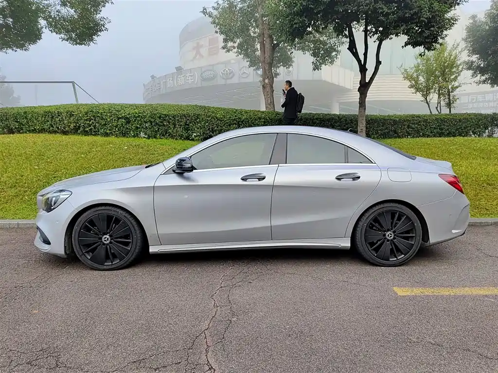 MERCEDES-BENZ CLA