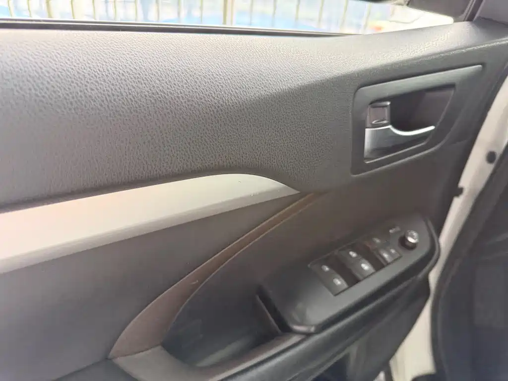 Toyota Highlander — миниатюра 8