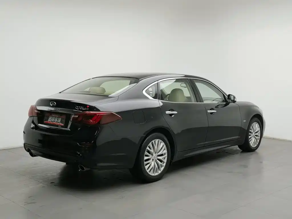 Infiniti Q70 — миниатюра 2