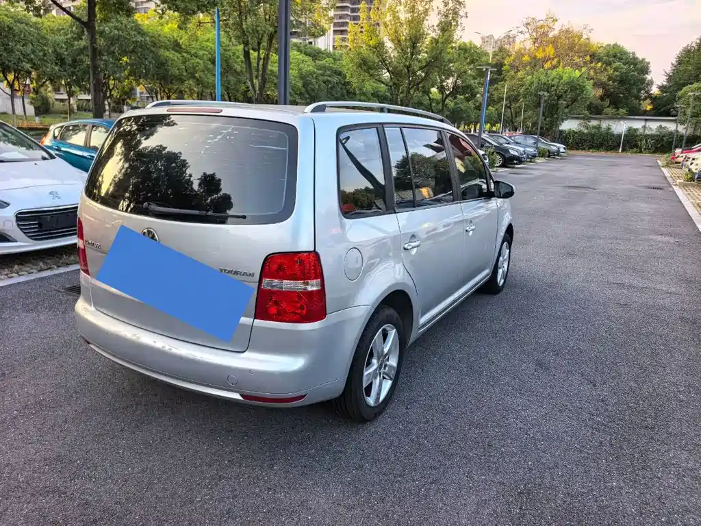 Volkswagen Touran — миниатюра 4