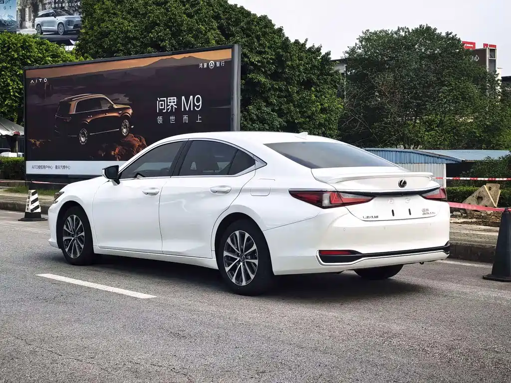 Lexus ES — миниатюра 3