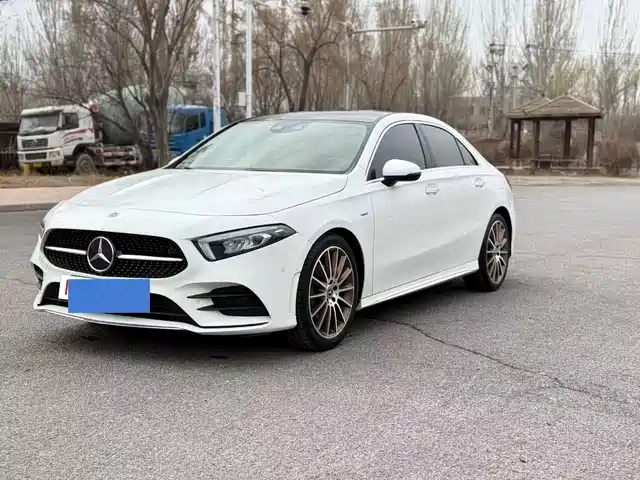 Mercedes-Benz A-Class — фото 1