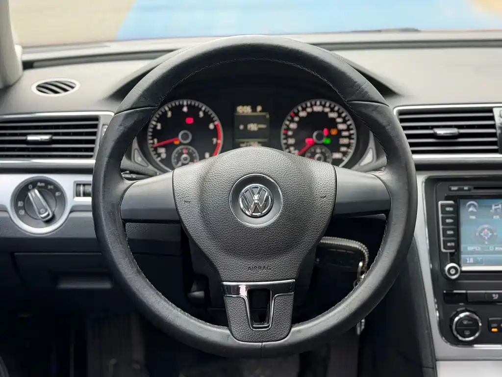 Volkswagen Passat — миниатюра 14