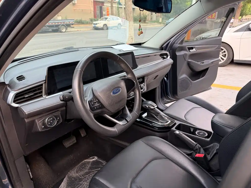 Ford Escort 2021 1.5L AT