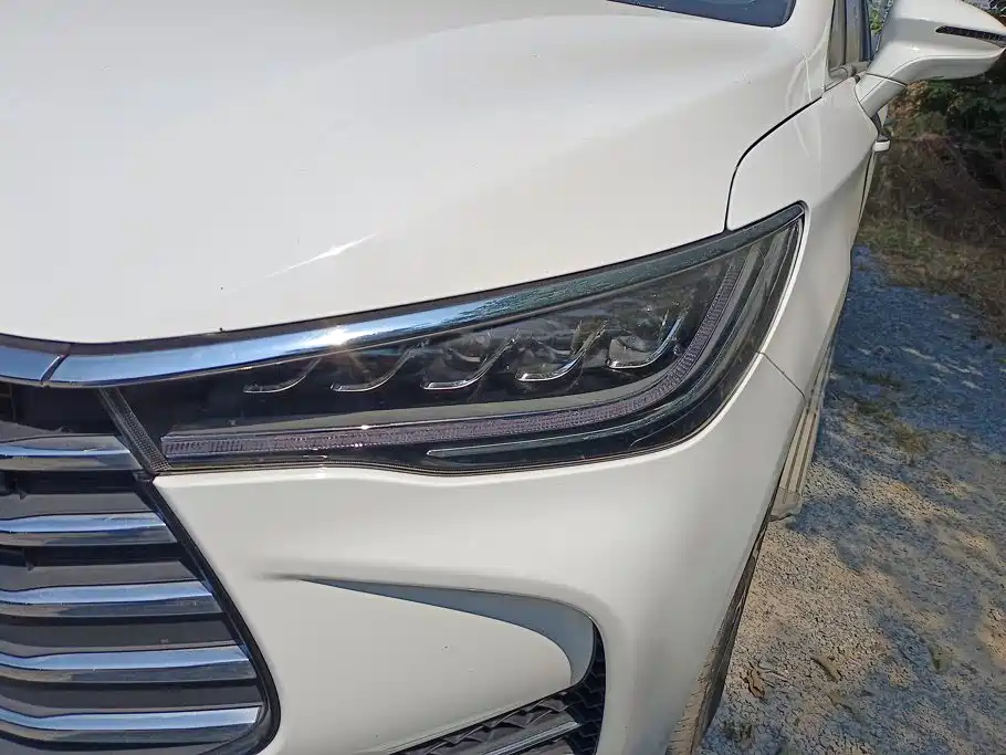 BYD MAX — миниатюра 5