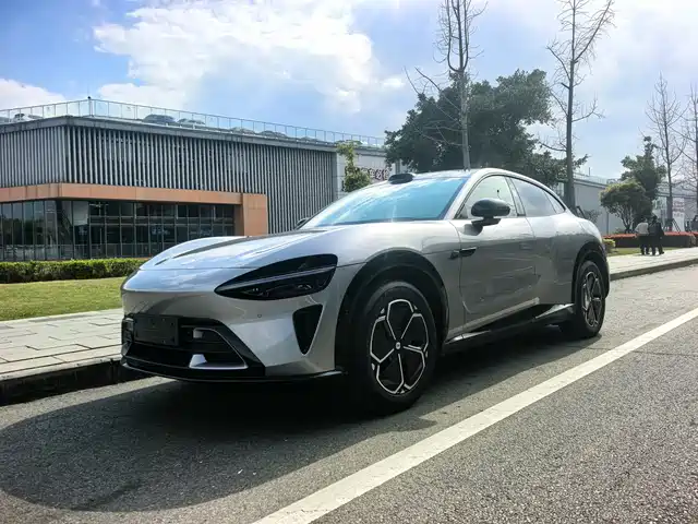 XIAOMI CAR XIAOMI YU7 2025