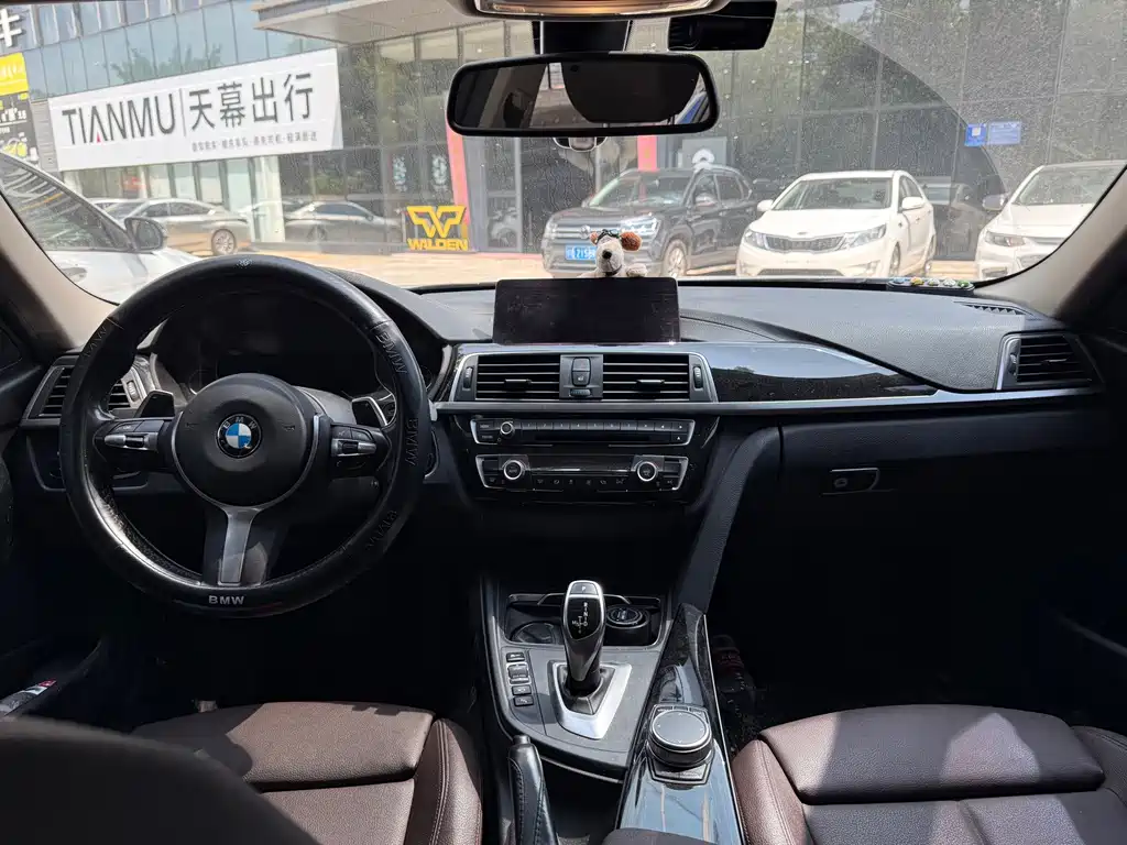 BMW 3 Series — миниатюра 4