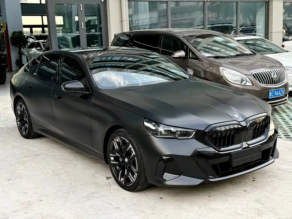 BMW 5 Series — миниатюра 3