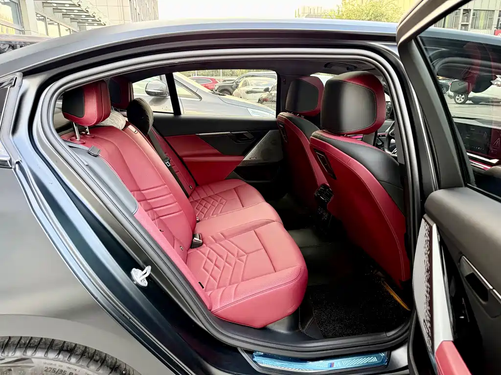 BMW 5 Series — миниатюра 30