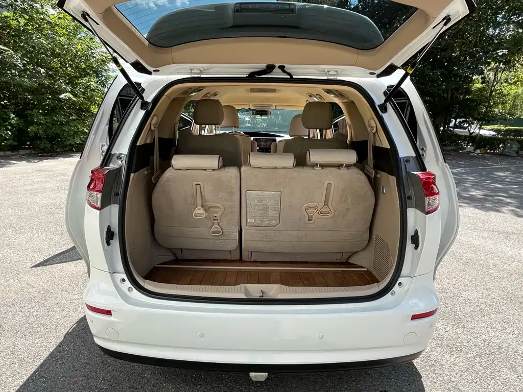 Toyota Previa — миниатюра 20