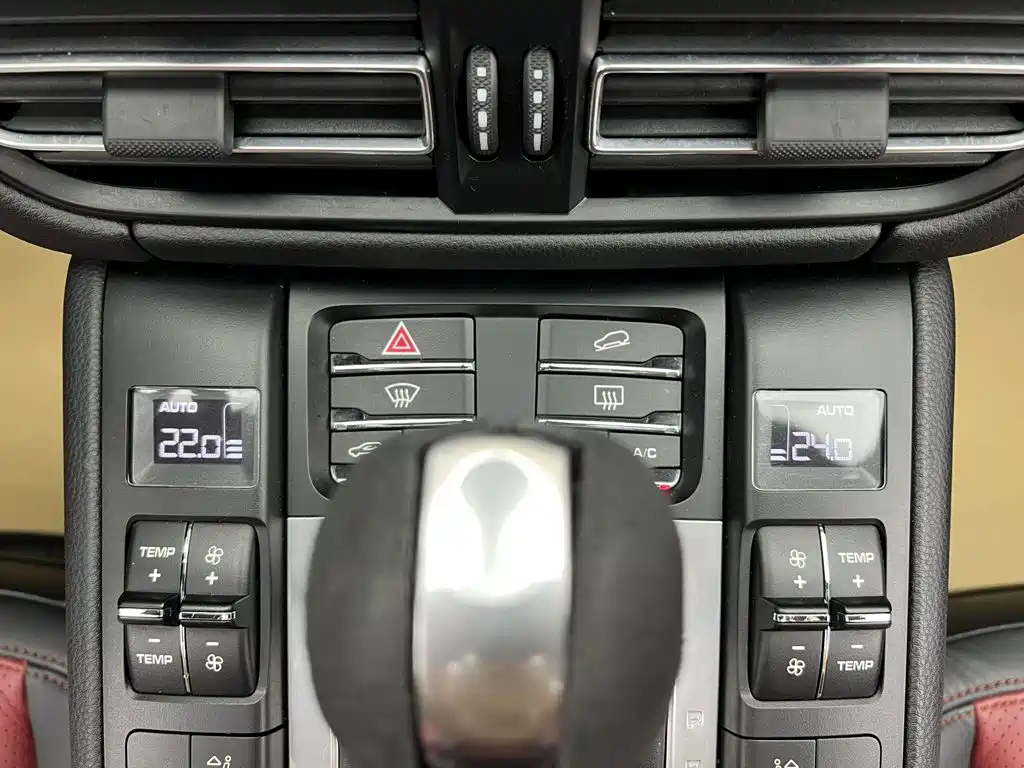 Porsche Macan — миниатюра 22