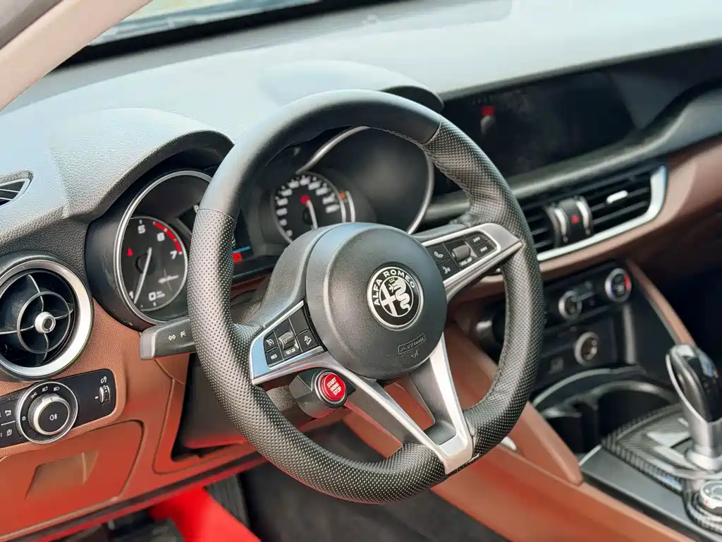 Alfa Romeo Stelvio — миниатюра 11