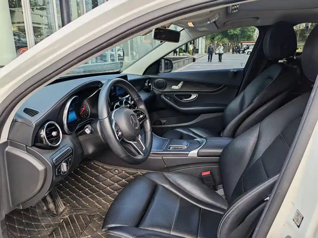 Mercedes-Benz C-Class — миниатюра 17