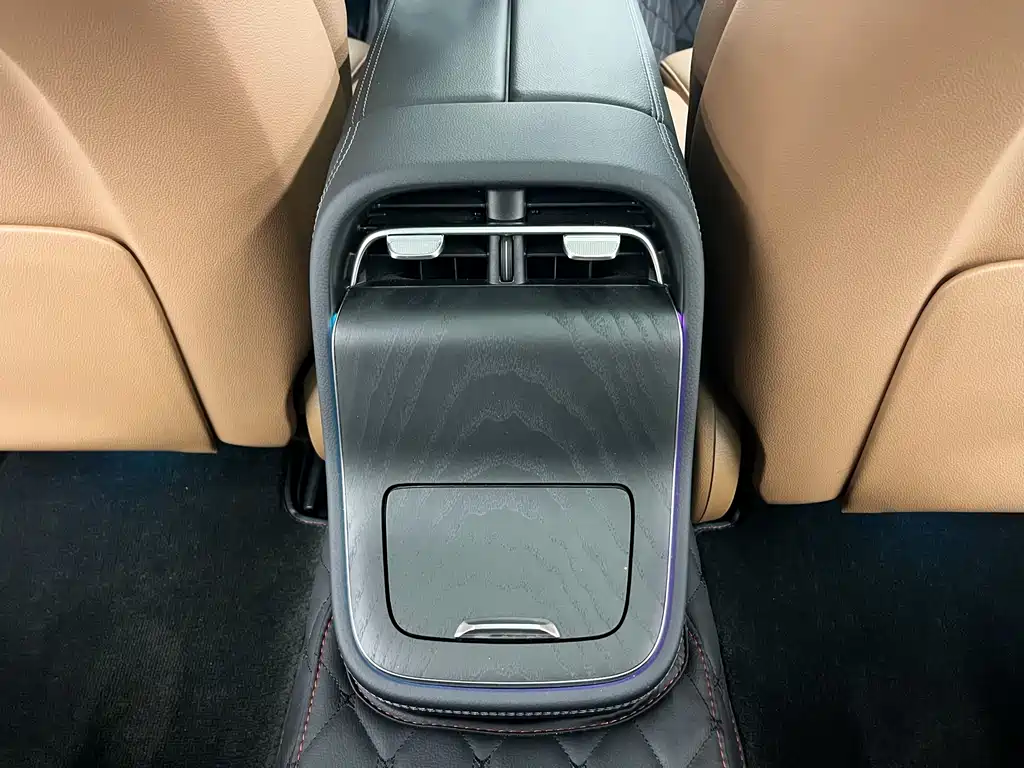 Mercedes-Benz E-Class — миниатюра 15