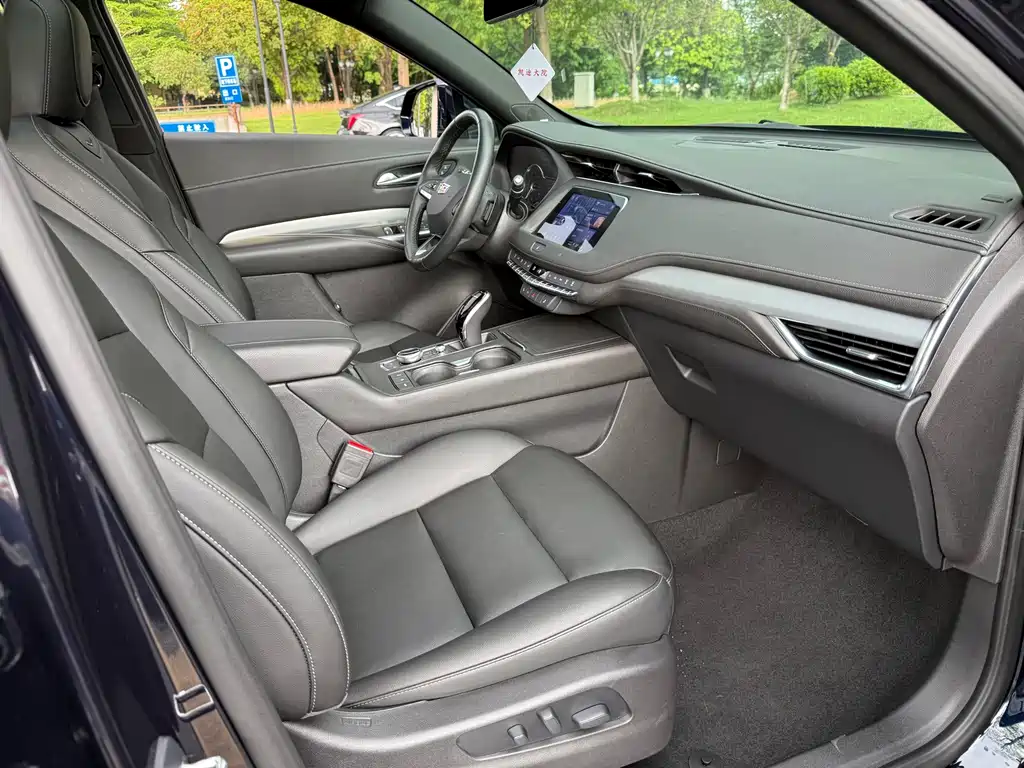 Cadillac XT4 — миниатюра 12