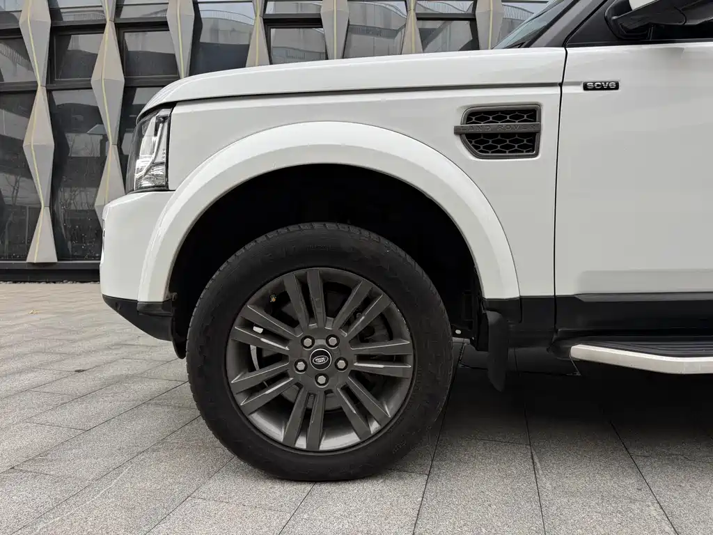 Land Rover Discovery 2016 3.0 SC V6 HSE