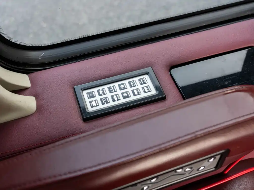 GMC Savana — миниатюра 21