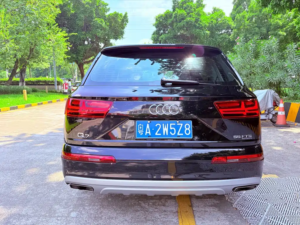 Audi Q7 — миниатюра 6