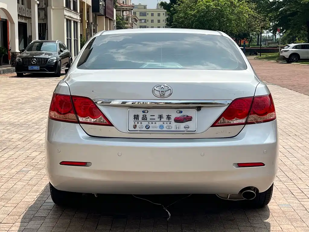 Toyota Camry — миниатюра 8