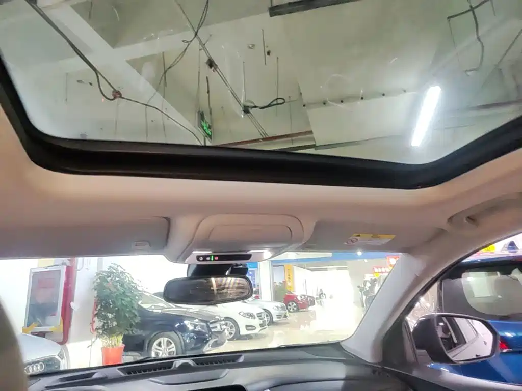 Chevrolet Equinox — миниатюра 18