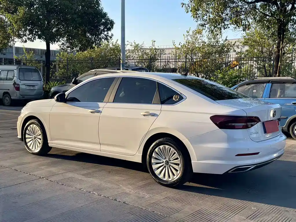 Volkswagen Lavida — миниатюра 7