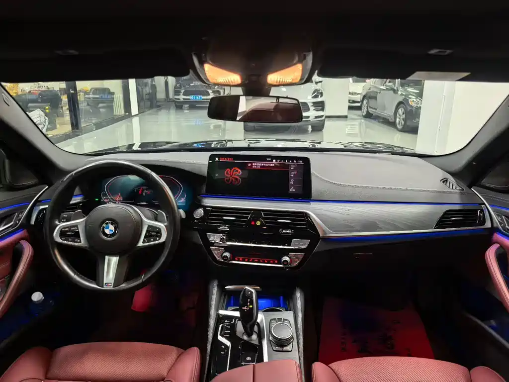 BMW 5 Series — миниатюра 10