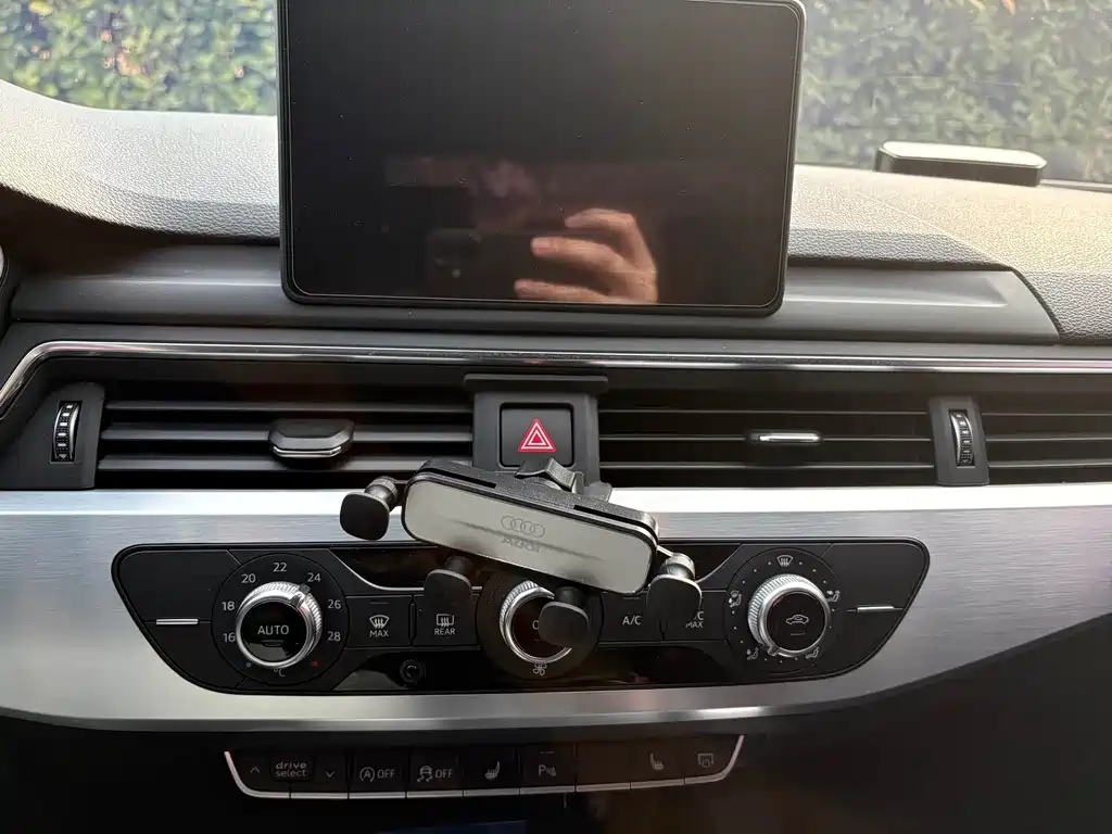 Audi A4L — миниатюра 12
