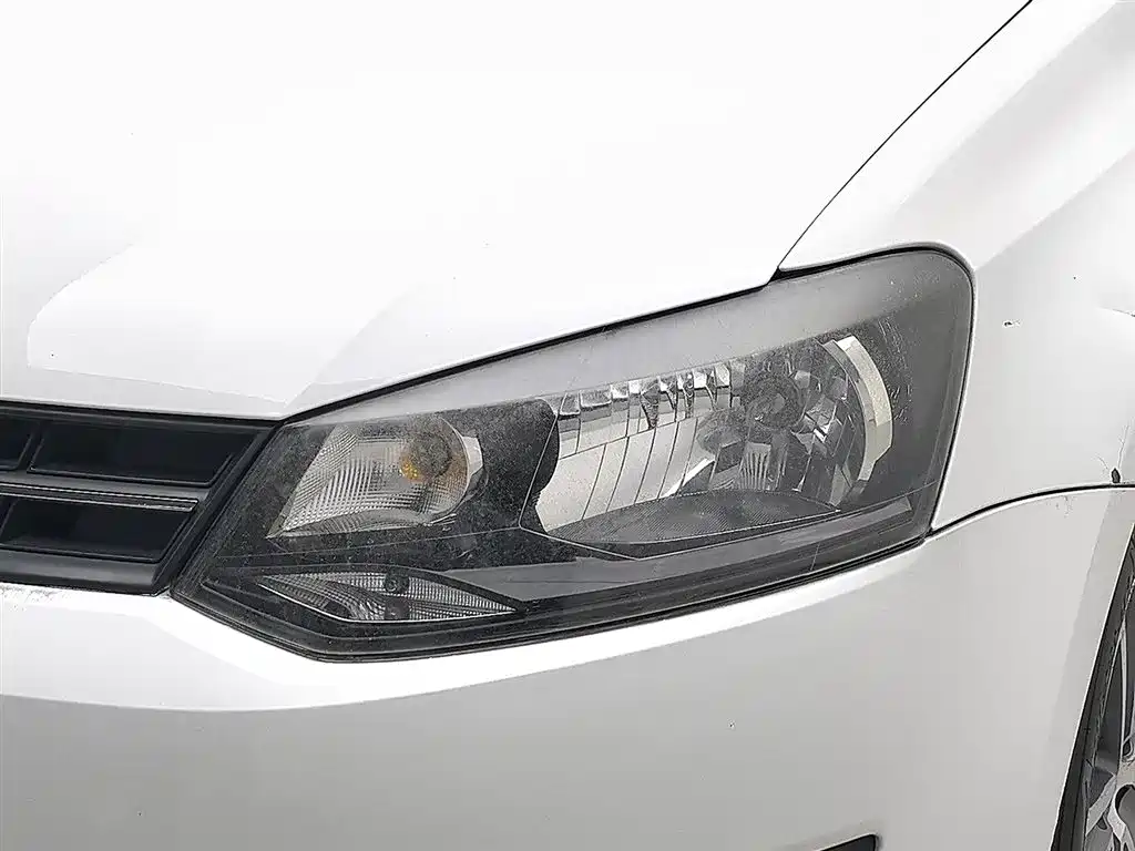 Volkswagen Polo 2013 1.4L MT