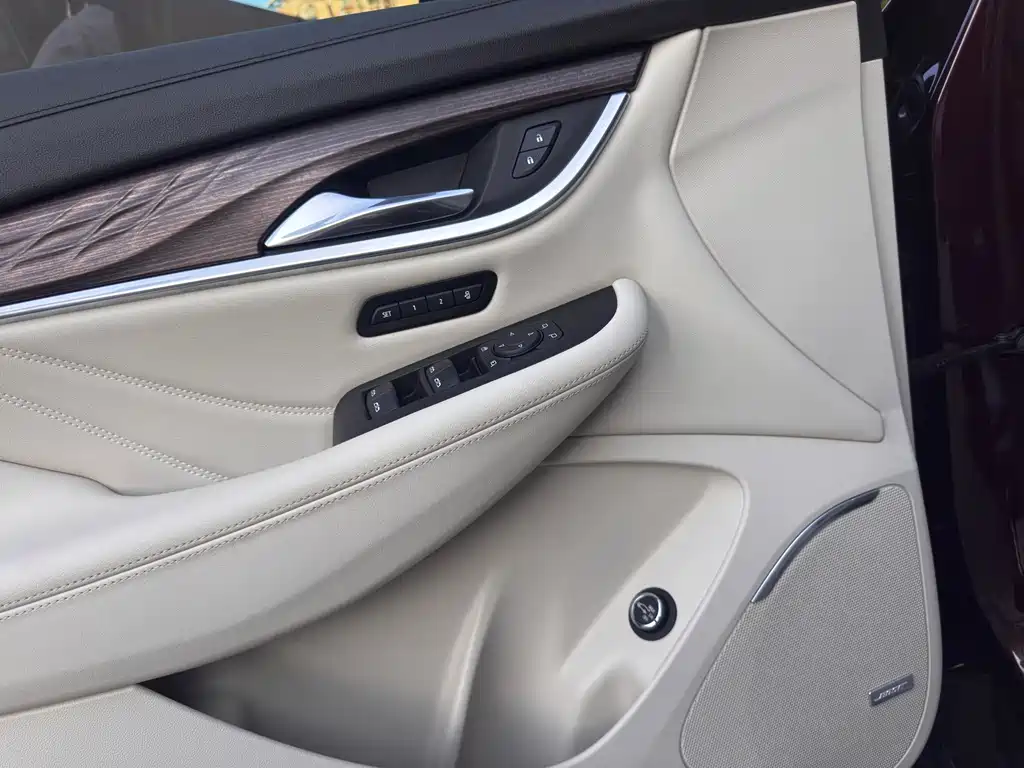 Buick Enclave — миниатюра 10