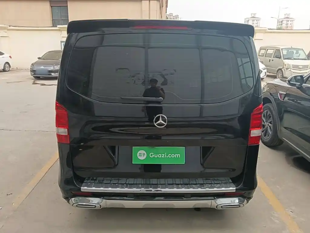 Mercedes-Benz Vito 2021 2.0T Elite 7 мест