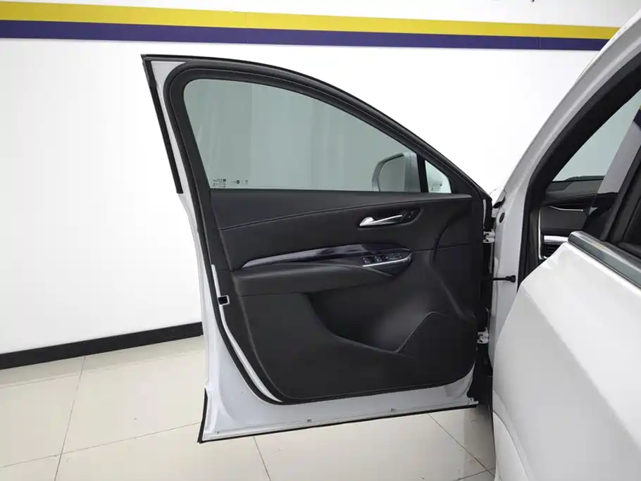 Cadillac XT4 — миниатюра 7