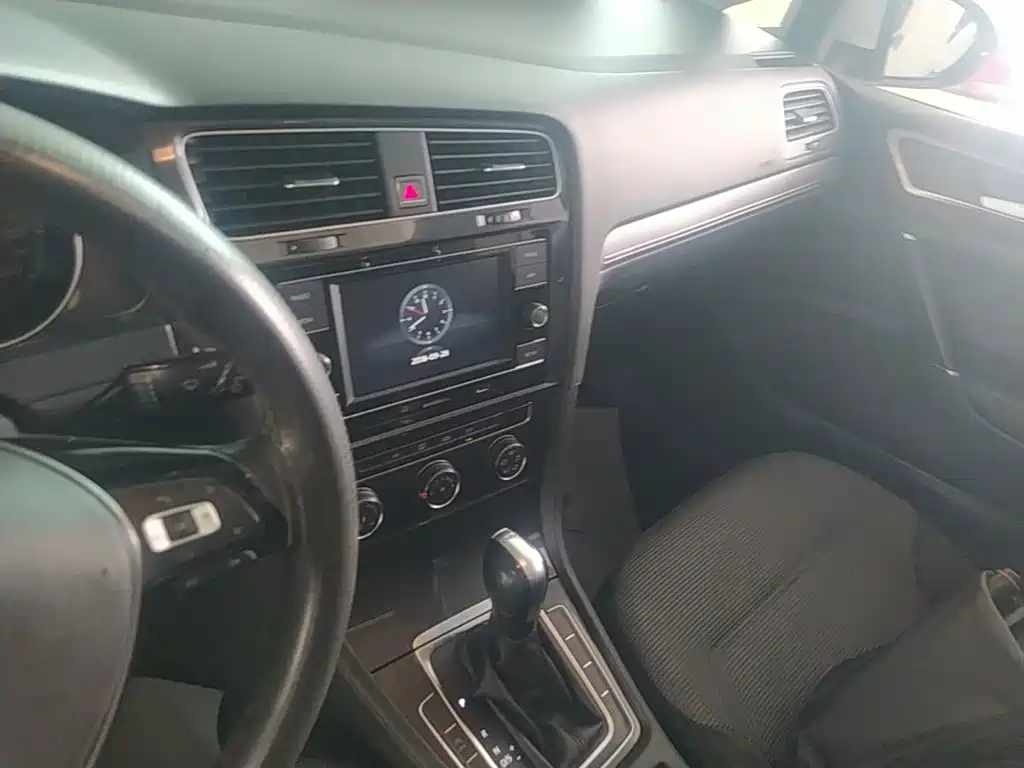 Volkswagen Golf — миниатюра 13