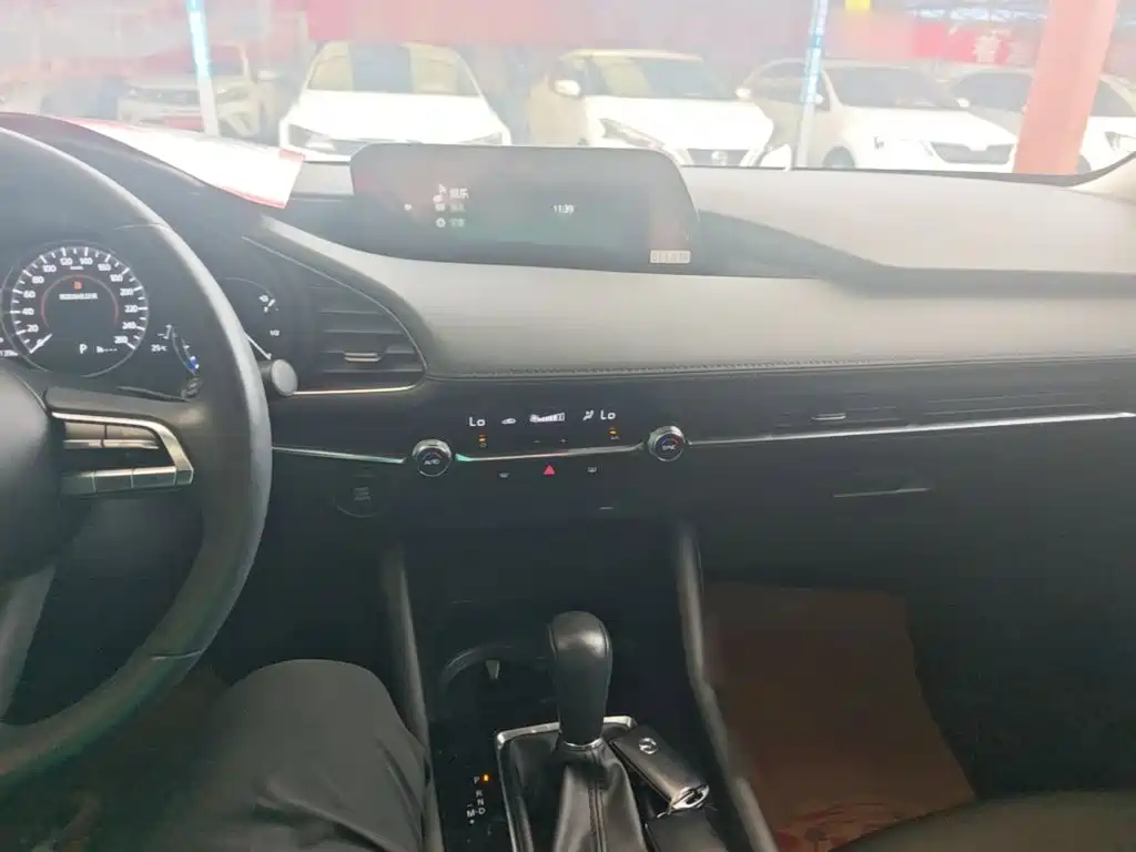 Mazda 3 Axela — миниатюра 10